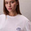 Camiseta holgada con logotipo bordado Camiseta holgada con logotipo bordado