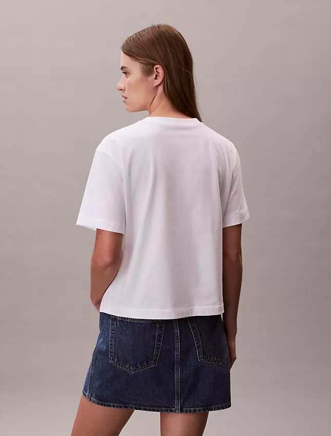Camiseta holgada con logotipo bordado Camiseta holgada con logotipo bordado