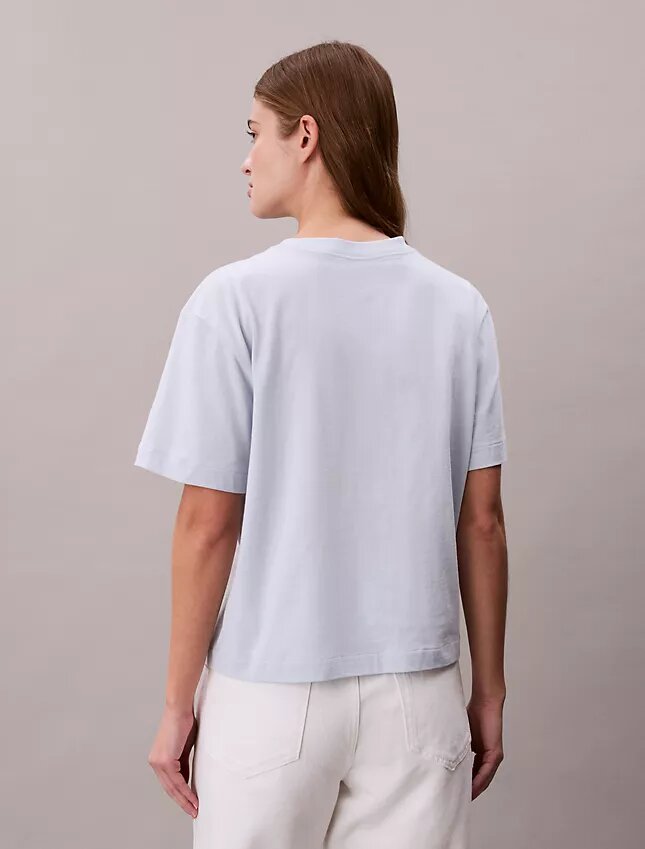 Camiseta holgada con logotipo bordado Camiseta holgada con logotipo bordado