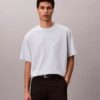 Camiseta holgada con logotipo bordado