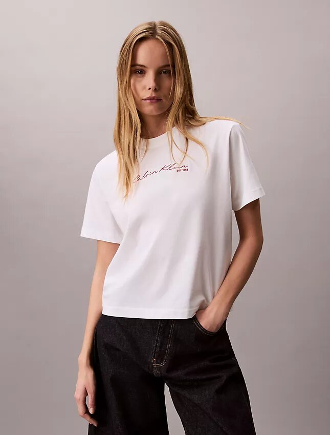 Camiseta holgada con logotipo en letra cursiva Camiseta holgada con logotipo en letra cursiva