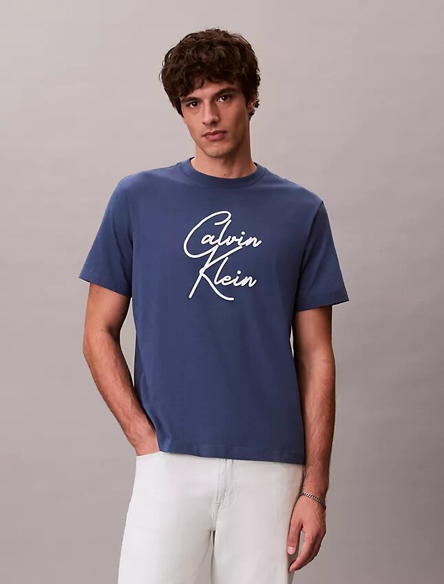 Camiseta holgada con logotipo en letra cursiva Camiseta holgada con logotipo en letra cursiva