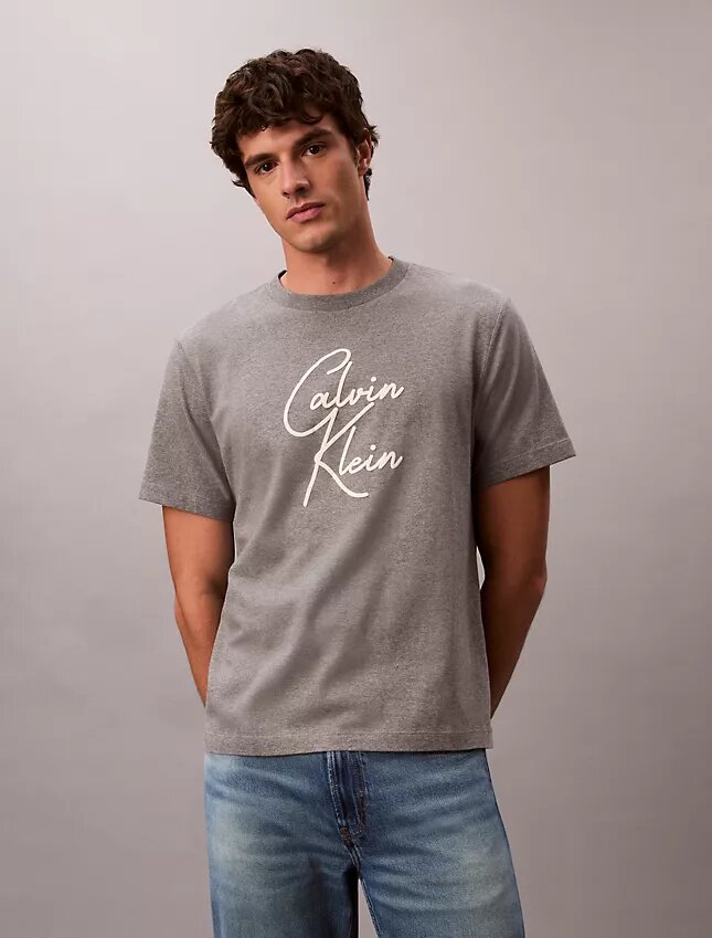 Camiseta holgada con logotipo en letra cursiva Camiseta holgada con logotipo en letra cursiva