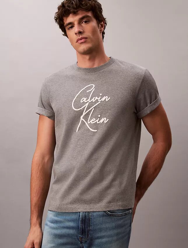 Camiseta holgada con logotipo en letra cursiva Camiseta holgada con logotipo en letra cursiva