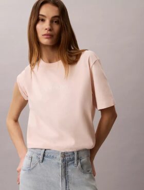 Camiseta holgada con logotipo estándar