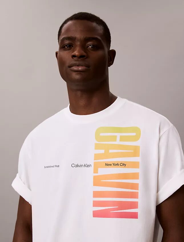 Camiseta holgada con logotipo llamativo Pride Camiseta holgada con logotipo llamativo Pride