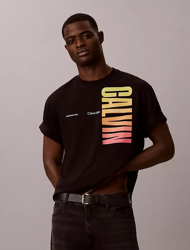 Camiseta holgada con logotipo llamativo Pride Camiseta holgada con logotipo llamativo Pride