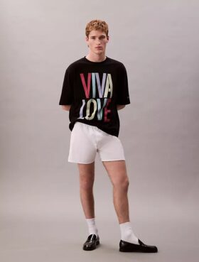 Camiseta holgada «Pride Viva Love» de Marc Hundley
