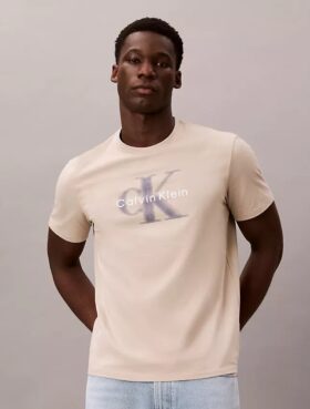 Camiseta Monólogo con efecto de movimiento difuminado