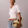 Camiseta polo de canalé a rayas con monólogo