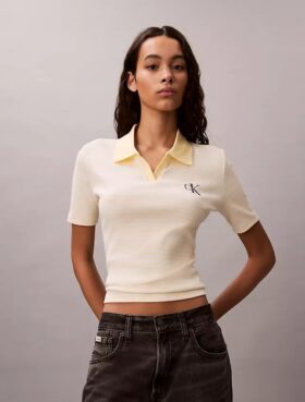 Camiseta polo de canalé a rayas con monólogo