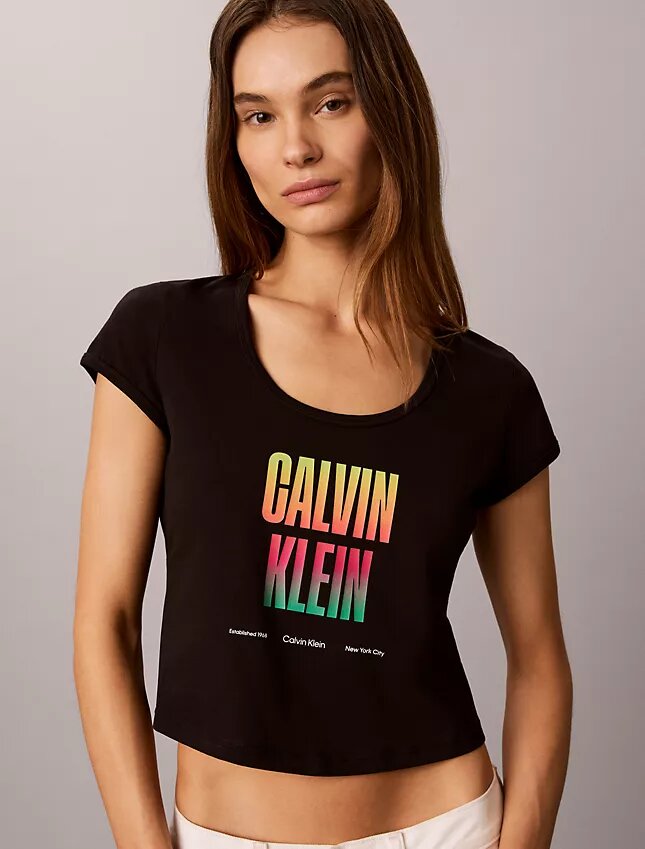Camiseta Pride de cuello redondo ajustado Camiseta Pride de cuello redondo ajustado