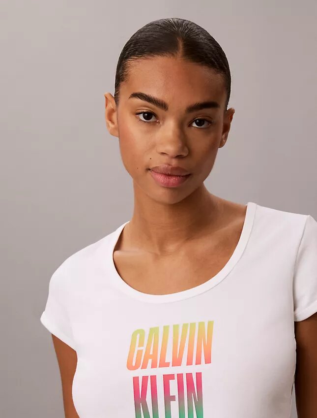 Camiseta Pride de cuello redondo ajustado Camiseta Pride de cuello redondo ajustado