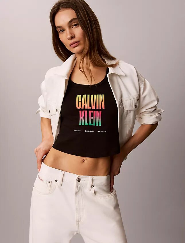 Camiseta Pride de cuello redondo ajustado Camiseta Pride de cuello redondo ajustado