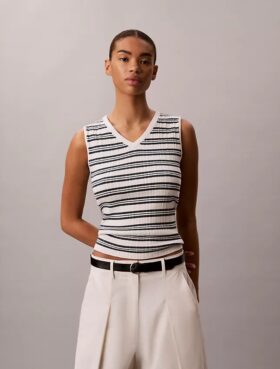 Camiseta sin mangas con cuello en V de canalé