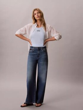 Camiseta sin mangas con logo y ribete contorneado