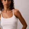 Camiseta sin mangas con ribete