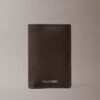 Cartera compacta de doble pliegue de piel Saffiano
