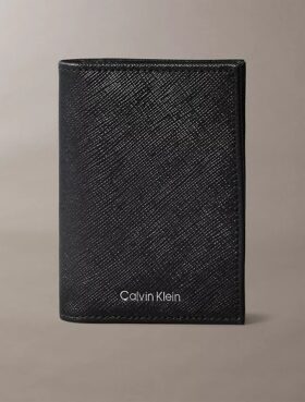 Cartera compacta de doble pliegue de piel Saffiano