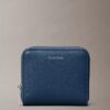 Cartera cuadrada con cremallera y logotipo metalizado