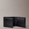 Cartera de tres pliegues con logotipo en relieve Cartera de tres pliegues con logotipo en relieve