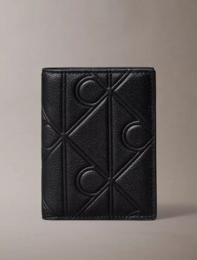Cartera delgada plegable con logotipo en relieve