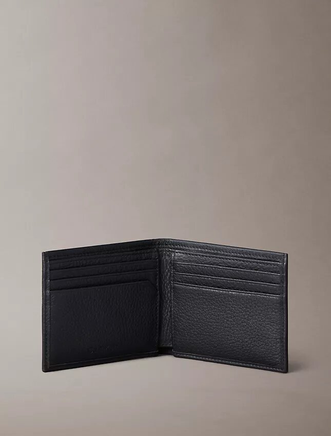 Cartera doble de piel con grano de guijarro Cartera doble de piel con grano de guijarro