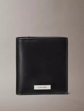 Cartera doble delgada con logotipo en placa