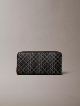 Cartera larga con cremallera y logotipo