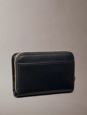 Cartera mediana de cuero con cremallera