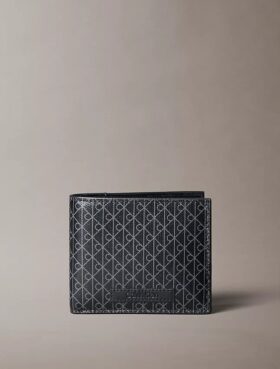 Cartera plegable con el logotipo del emblema por toda la superficie y compartimento para monedas