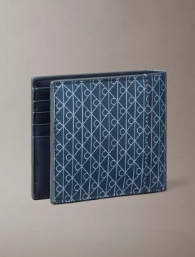 Cartera plegable con el logotipo del emblema por toda la superficie y compartimento para monedas