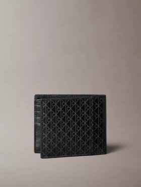 Cartera plegable con el logotipo del emblema por toda la superficie y compartimento para monedas