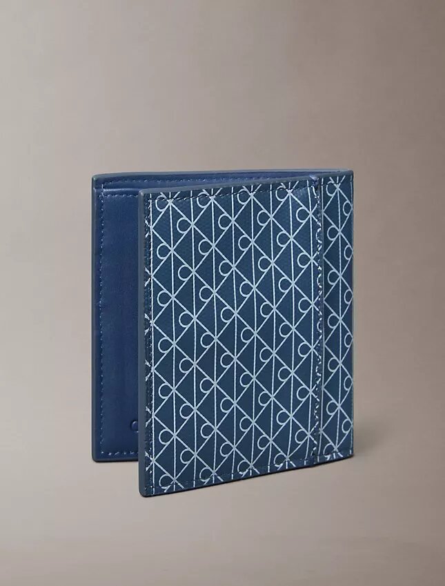 Cartera plegable con emblema Cartera plegable con emblema