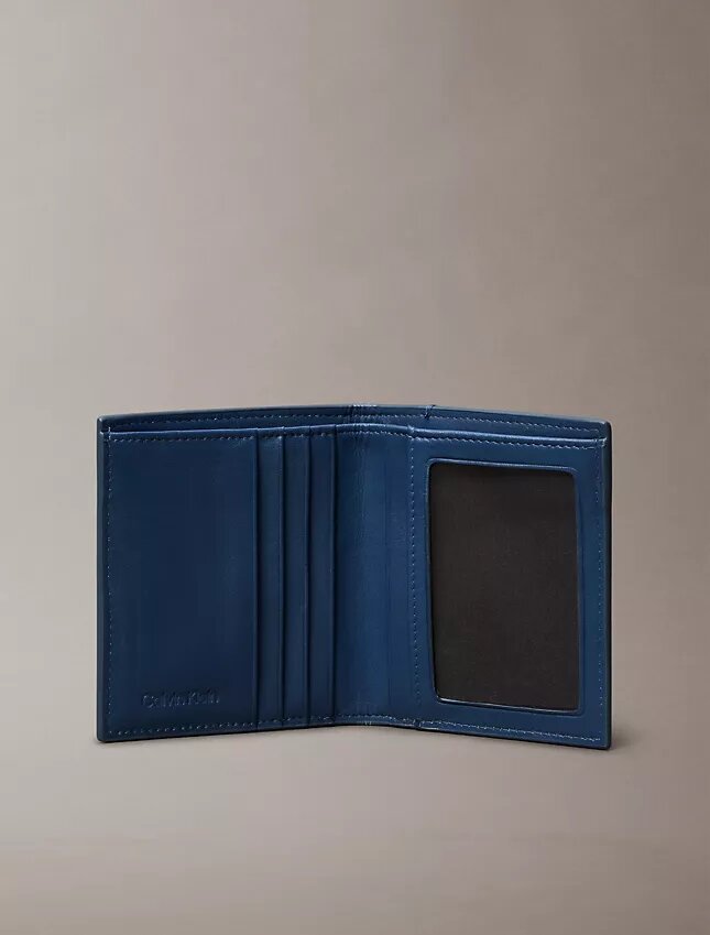 Cartera plegable con emblema Cartera plegable con emblema