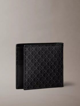 Cartera plegable con emblema y tarjetero