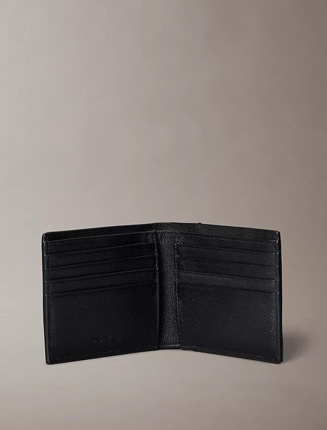Cartera plegable con logotipo en relieve Cartera plegable con logotipo en relieve
