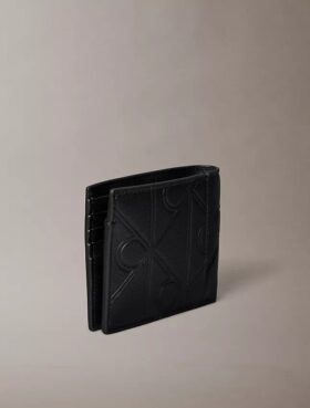 Cartera plegable con logotipo en relieve y compartimento para monedas