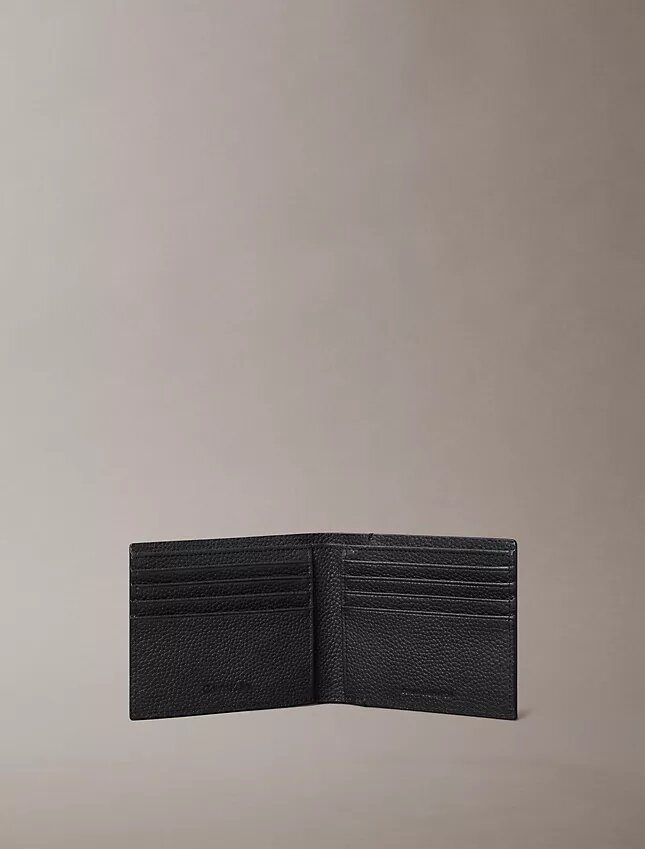 Cartera plegable con logotipo estampado en relieve Cartera plegable con logotipo estampado en relieve