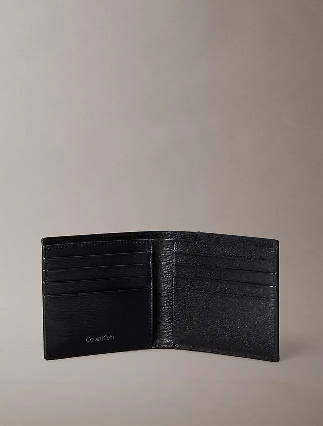Cartera plegable con logotipo y compartimento para monedas Cartera plegable con logotipo y compartimento para monedas
