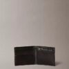 Cartera plegable con Monogram en relieve en toda la superficie y bolsillo para monedas Cartera plegable con Monogram en relieve en toda la superficie y bolsillo para monedas