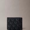 Cartera plegable con monograma integral