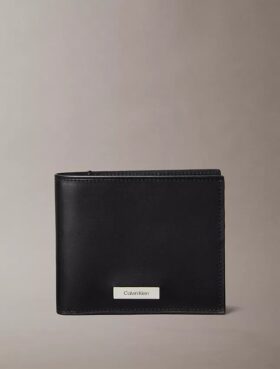 Cartera plegable con placa con logotipo