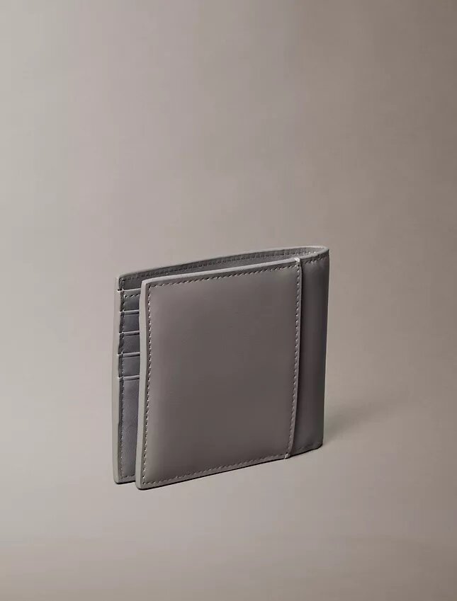 Cartera plegable Monólogo con relieve y monedero Cartera plegable Monólogo con relieve y monedero