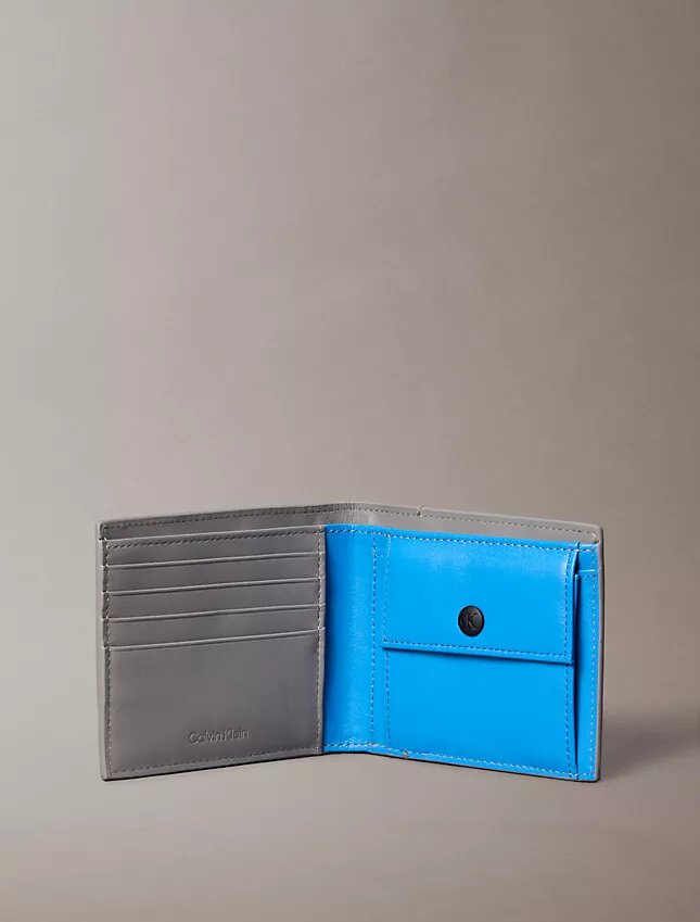 Cartera plegable Monólogo con relieve y monedero Cartera plegable Monólogo con relieve y monedero