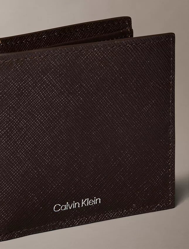 Cartera plegable Saffiano refinada Cartera plegable Saffiano refinada