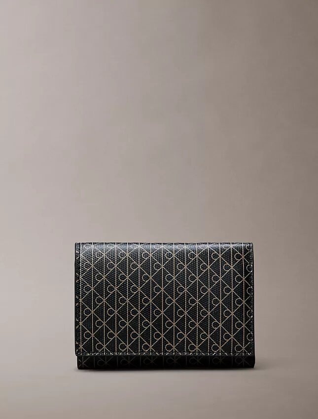 Cartera tríptica con logotipo en todo el diseño Cartera tríptica con logotipo en todo el diseño