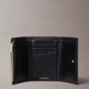 Cartera tríptica con logotipo en todo el diseño Cartera tríptica con logotipo en todo el diseño