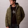 Chaqueta acolchada con capucha Chaqueta acolchada con capucha