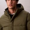Chaqueta acolchada con capucha Chaqueta acolchada con capucha